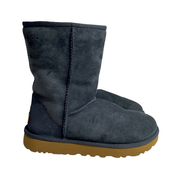 UGG CLASSIC SHORT II NAVY SUEDE SHEEPSKIN WOMEN`S BOOTS size